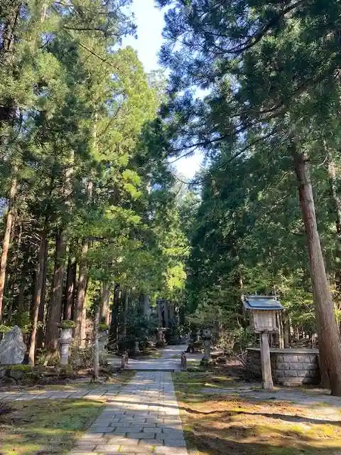 雄山神社中宮祈願殿(富山県)