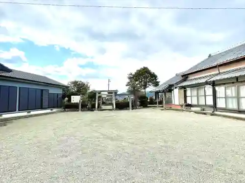 河田神社の建物その他