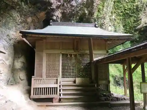 壇鏡神社の本殿