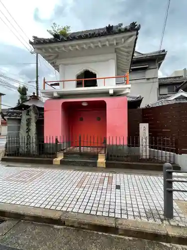 六大院の山門・神門