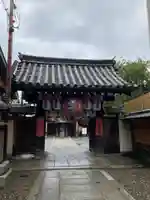石像寺(釘抜地蔵)の山門・神門