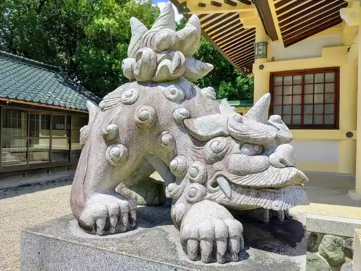 八幡神社(吉根南)の狛犬