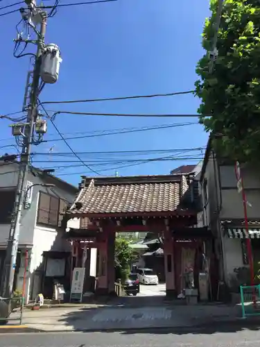 魚籃寺の山門