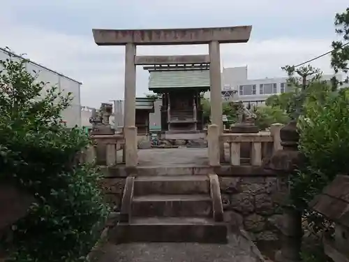 神明社の鳥居