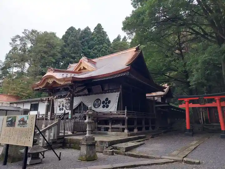 南湖神社の本殿・本堂