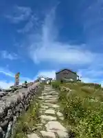 月山神社本宮の{uncategorized: "未分類", other: "その他", undefined: "問題あり", building: "その他建物", grave: "お墓", sacred_gate: "鳥居", guardian: "狛犬", statue: "像", buddha: "仏像", history: "歴史", nature: "自然", garden: "庭園", animal: "動物", pagoda: "塔", temizu: "手水舎", mountain_gate: "山門・神門", sanctuary: "本殿・本堂", subordinate: "末社・摂社", art: "芸術", scenery: "景色", jizo: "地蔵", ema: "絵馬", goshuin: "御朱印", omikuji: "おみくじ", items: "授与品その他", amulet: "お守り", goshuincho: "御朱印帳", eats: "食事", festival: "お祭り", votive_dance: "神楽", shichigosan: "七五三参", wedding: "結婚式", experience: "体験その他", initially: "初詣", around: "周辺", anti_infection: "感染症対策"}