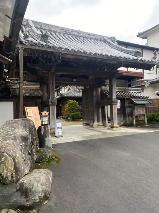 竹林院の山門・神門
