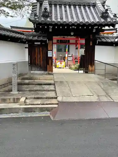 長安寺の山門