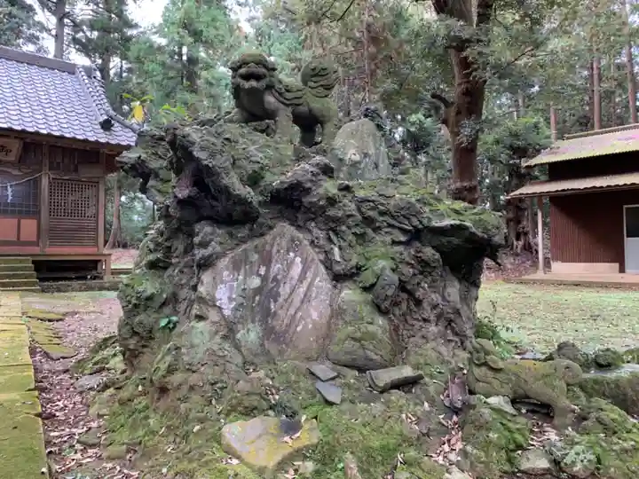 御嶽神社の狛犬