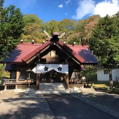 新得神社の本殿・本堂