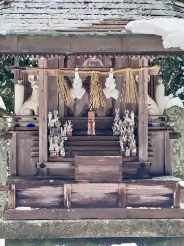 倭文神社の{uncategorized: "未分類", other: "その他", undefined: "問題あり", building: "その他建物", grave: "お墓", sacred_gate: "鳥居", guardian: "狛犬", statue: "像", buddha: "仏像", history: "歴史", nature: "自然", garden: "庭園", animal: "動物", pagoda: "塔", temizu: "手水舎", mountain_gate: "山門・神門", sanctuary: "本殿・本堂", subordinate: "末社・摂社", art: "芸術", scenery: "景色", jizo: "地蔵", ema: "絵馬", goshuin: "御朱印", omikuji: "おみくじ", items: "授与品その他", amulet: "お守り", goshuincho: "御朱印帳", eats: "食事", festival: "お祭り", votive_dance: "神楽", shichigosan: "七五三参", wedding: "結婚式", experience: "体験その他", initially: "初詣", around: "周辺", anti_infection: "感染症対策"}