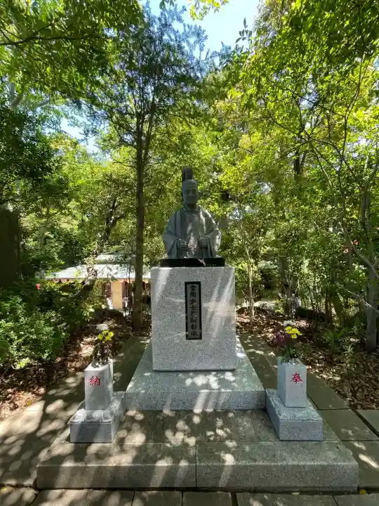 検見川神社の{uncategorized: "未分類", other: "その他", undefined: "問題あり", building: "その他建物", grave: "お墓", sacred_gate: "鳥居", guardian: "狛犬", statue: "像", buddha: "仏像", history: "歴史", nature: "自然", garden: "庭園", animal: "動物", pagoda: "塔", temizu: "手水舎", mountain_gate: "山門・神門", sanctuary: "本殿・本堂", subordinate: "末社・摂社", art: "芸術", scenery: "景色", jizo: "地蔵", ema: "絵馬", goshuin: "御朱印", omikuji: "おみくじ", items: "授与品その他", amulet: "お守り", goshuincho: "御朱印帳", eats: "食事", festival: "お祭り", votive_dance: "神楽", shichigosan: "七五三参", wedding: "結婚式", experience: "体験その他", initially: "初詣", around: "周辺", anti_infection: "感染症対策"}