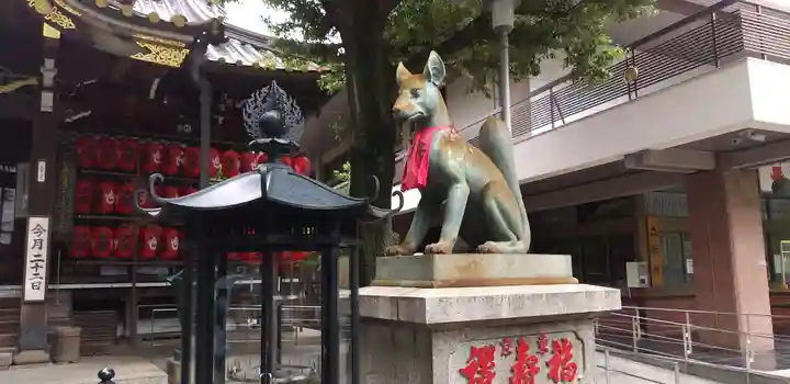 豊川稲荷東京別院の狛犬