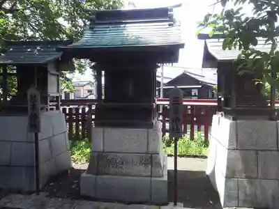 六塚稲荷神社の末社・摂社