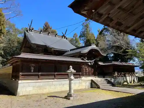 豊満神社の本殿