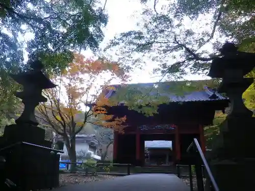 妙本寺の山門・神門