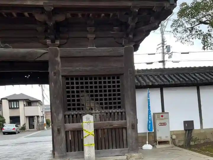 魚吹八幡神社の山門・神門
