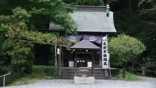 白根神社の本殿・本堂