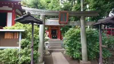 山王稲穂神社の鳥居