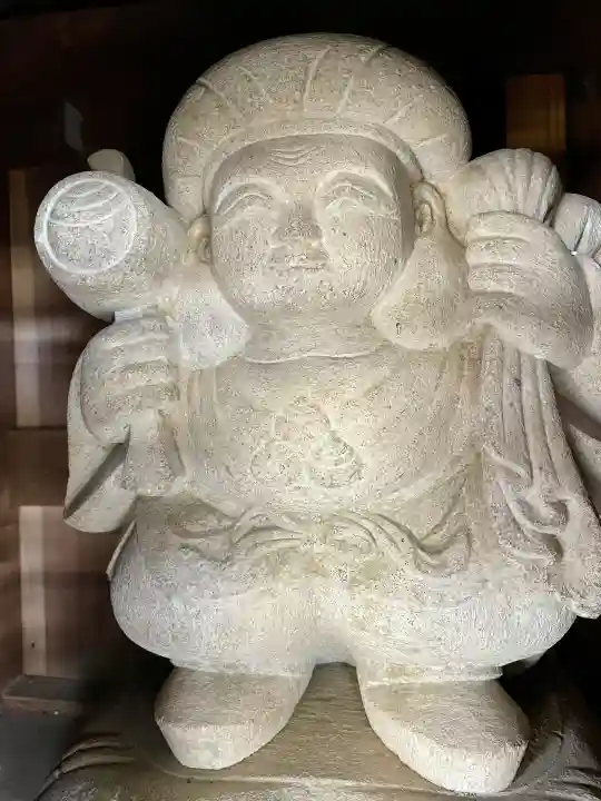 大黒堂(名越大黒堂)の{uncategorized: "未分類", other: "その他", undefined: "問題あり", building: "その他建物", grave: "お墓", sacred_gate: "鳥居", guardian: "狛犬", statue: "像", buddha: "仏像", history: "歴史", nature: "自然", garden: "庭園", animal: "動物", pagoda: "塔", temizu: "手水舎", mountain_gate: "山門・神門", sanctuary: "本殿・本堂", subordinate: "末社・摂社", art: "芸術", scenery: "景色", jizo: "地蔵", ema: "絵馬", goshuin: "御朱印", omikuji: "おみくじ", items: "授与品その他", amulet: "お守り", goshuincho: "御朱印帳", eats: "食事", festival: "お祭り", votive_dance: "神楽", shichigosan: "七五三参", wedding: "結婚式", experience: "体験その他", initially: "初詣", around: "周辺", anti_infection: "感染症対策"}