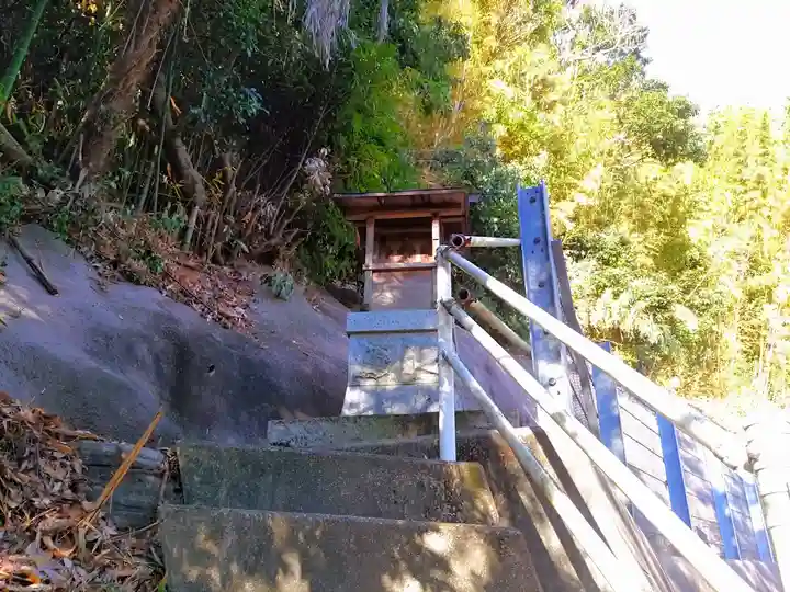 神明社の末社・摂社