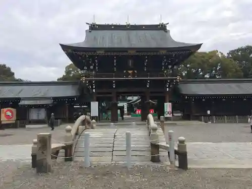 真清田神社の山門