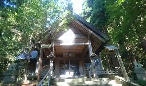 澳津神社の本殿