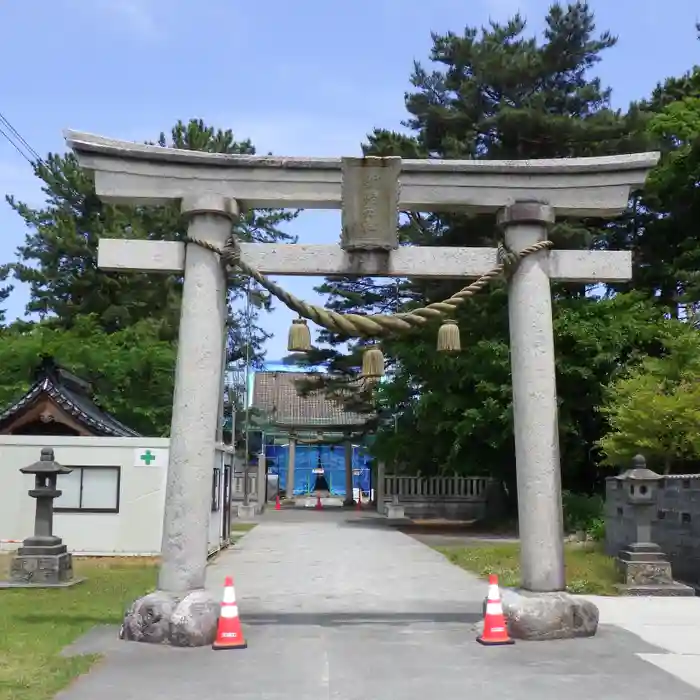 新治神社の鳥居