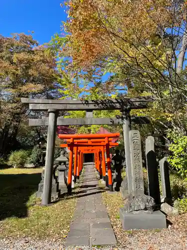 与次郎稲荷神社の鳥居