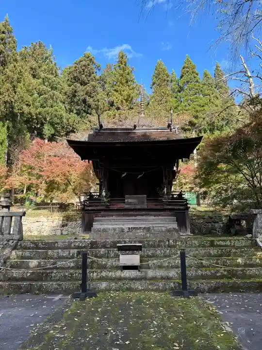 新海三社神社(長野県)
