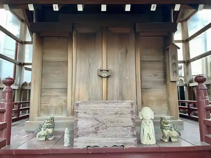 女塚神社の{uncategorized: "未分類", other: "その他", undefined: "問題あり", building: "その他建物", grave: "お墓", sacred_gate: "鳥居", guardian: "狛犬", statue: "像", buddha: "仏像", history: "歴史", nature: "自然", garden: "庭園", animal: "動物", pagoda: "塔", temizu: "手水舎", mountain_gate: "山門・神門", sanctuary: "本殿・本堂", subordinate: "末社・摂社", art: "芸術", scenery: "景色", jizo: "地蔵", ema: "絵馬", goshuin: "御朱印", omikuji: "おみくじ", items: "授与品その他", amulet: "お守り", goshuincho: "御朱印帳", eats: "食事", festival: "お祭り", votive_dance: "神楽", shichigosan: "七五三参", wedding: "結婚式", experience: "体験その他", initially: "初詣", around: "周辺", anti_infection: "感染症対策"}