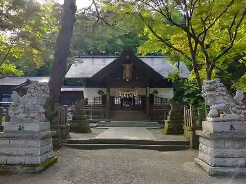 春日山神社の本殿・本堂