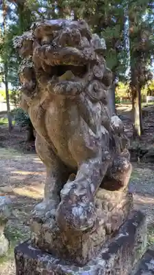 神明白山社相殿(杁下)の狛犬