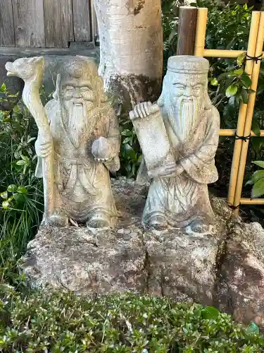 大覚寺の{uncategorized: "未分類", other: "その他", undefined: "問題あり", building: "その他建物", grave: "お墓", sacred_gate: "鳥居", guardian: "狛犬", statue: "像", buddha: "仏像", history: "歴史", nature: "自然", garden: "庭園", animal: "動物", pagoda: "塔", temizu: "手水舎", mountain_gate: "山門・神門", sanctuary: "本殿・本堂", subordinate: "末社・摂社", art: "芸術", scenery: "景色", jizo: "地蔵", ema: "絵馬", goshuin: "御朱印", omikuji: "おみくじ", items: "授与品その他", amulet: "お守り", goshuincho: "御朱印帳", eats: "食事", festival: "お祭り", votive_dance: "神楽", shichigosan: "七五三参", wedding: "結婚式", experience: "体験その他", initially: "初詣", around: "周辺", anti_infection: "感染症対策"}