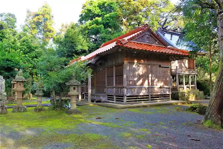 生馬神社の本殿・本堂