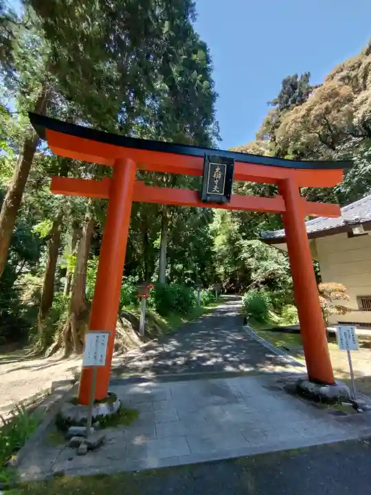 霊山寺の{uncategorized: "未分類", other: "その他", undefined: "問題あり", building: "その他建物", grave: "お墓", sacred_gate: "鳥居", guardian: "狛犬", statue: "像", buddha: "仏像", history: "歴史", nature: "自然", garden: "庭園", animal: "動物", pagoda: "塔", temizu: "手水舎", mountain_gate: "山門・神門", sanctuary: "本殿・本堂", subordinate: "末社・摂社", art: "芸術", scenery: "景色", jizo: "地蔵", ema: "絵馬", goshuin: "御朱印", omikuji: "おみくじ", items: "授与品その他", amulet: "お守り", goshuincho: "御朱印帳", eats: "食事", festival: "お祭り", votive_dance: "神楽", shichigosan: "七五三参", wedding: "結婚式", experience: "体験その他", initially: "初詣", around: "周辺", anti_infection: "感染症対策"}
