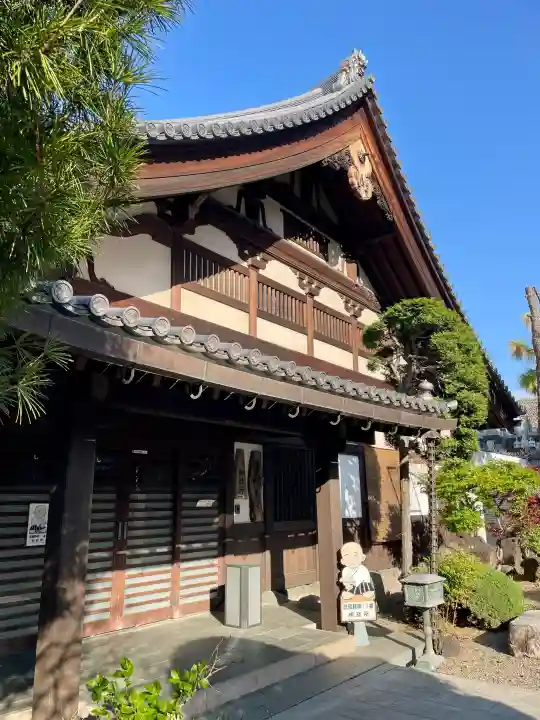 徳林寺の{uncategorized: "未分類", other: "その他", undefined: "問題あり", building: "その他建物", grave: "お墓", sacred_gate: "鳥居", guardian: "狛犬", statue: "像", buddha: "仏像", history: "歴史", nature: "自然", garden: "庭園", animal: "動物", pagoda: "塔", temizu: "手水舎", mountain_gate: "山門・神門", sanctuary: "本殿・本堂", subordinate: "末社・摂社", art: "芸術", scenery: "景色", jizo: "地蔵", ema: "絵馬", goshuin: "御朱印", omikuji: "おみくじ", items: "授与品その他", amulet: "お守り", goshuincho: "御朱印帳", eats: "食事", festival: "お祭り", votive_dance: "神楽", shichigosan: "七五三参", wedding: "結婚式", experience: "体験その他", initially: "初詣", around: "周辺", anti_infection: "感染症対策"}