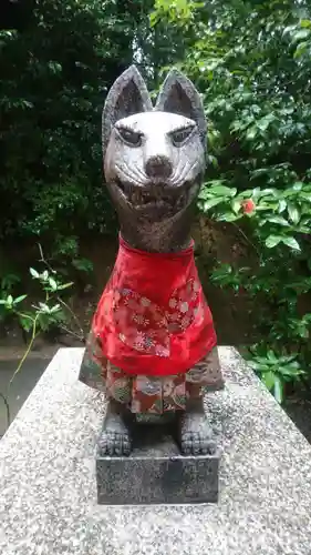 三輪成願稲荷神社(大神神社境外末社)の狛犬