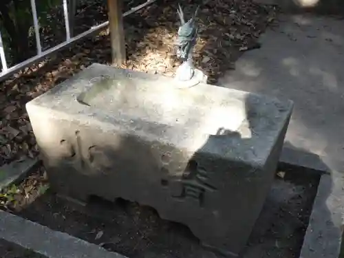 六所神社の手水舎