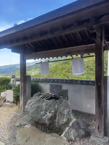 長満寺の{uncategorized: "未分類", other: "その他", undefined: "問題あり", building: "その他建物", grave: "お墓", sacred_gate: "鳥居", guardian: "狛犬", statue: "像", buddha: "仏像", history: "歴史", nature: "自然", garden: "庭園", animal: "動物", pagoda: "塔", temizu: "手水舎", mountain_gate: "山門・神門", sanctuary: "本殿・本堂", subordinate: "末社・摂社", art: "芸術", scenery: "景色", jizo: "地蔵", ema: "絵馬", goshuin: "御朱印", omikuji: "おみくじ", items: "授与品その他", amulet: "お守り", goshuincho: "御朱印帳", eats: "食事", festival: "お祭り", votive_dance: "神楽", shichigosan: "七五三参", wedding: "結婚式", experience: "体験その他", initially: "初詣", around: "周辺", anti_infection: "感染症対策"}