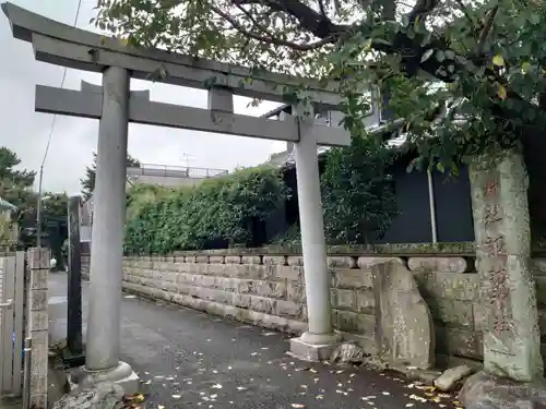 高津諏訪神社の鳥居