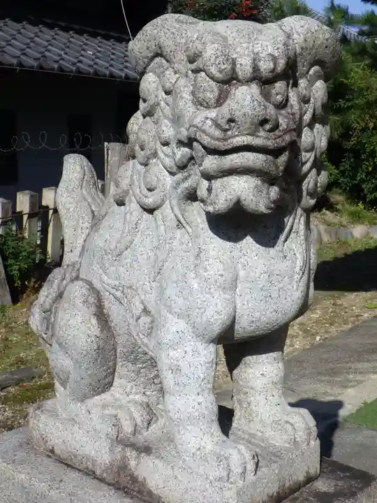 羊神社の狛犬