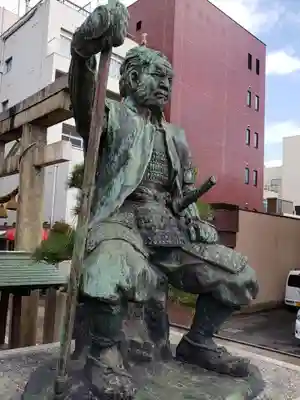 柴田神社の像