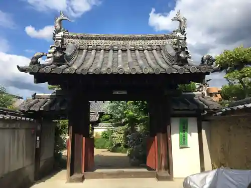 璉珹寺の山門