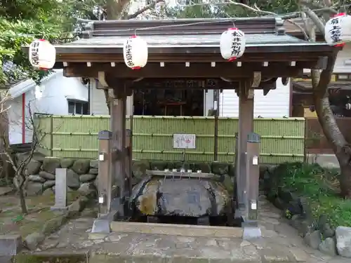 小動神社の手水舎