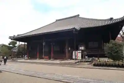 西大寺の本殿・本堂