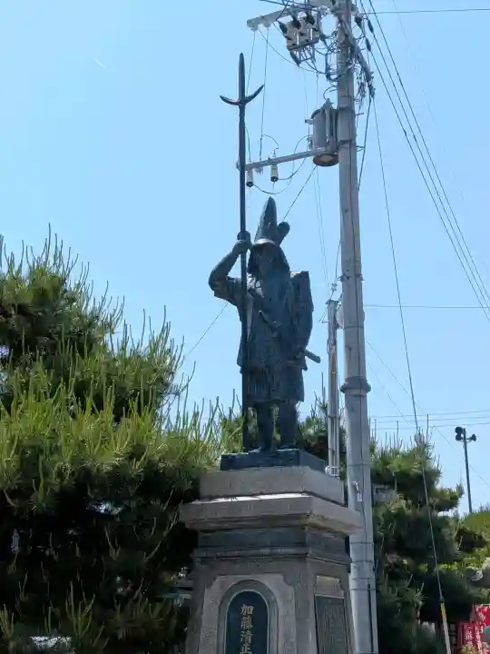 豊国神社の{uncategorized: "未分類", other: "その他", undefined: "問題あり", building: "その他建物", grave: "お墓", sacred_gate: "鳥居", guardian: "狛犬", statue: "像", buddha: "仏像", history: "歴史", nature: "自然", garden: "庭園", animal: "動物", pagoda: "塔", temizu: "手水舎", mountain_gate: "山門・神門", sanctuary: "本殿・本堂", subordinate: "末社・摂社", art: "芸術", scenery: "景色", jizo: "地蔵", ema: "絵馬", goshuin: "御朱印", omikuji: "おみくじ", items: "授与品その他", amulet: "お守り", goshuincho: "御朱印帳", eats: "食事", festival: "お祭り", votive_dance: "神楽", shichigosan: "七五三参", wedding: "結婚式", experience: "体験その他", initially: "初詣", around: "周辺", anti_infection: "感染症対策"}