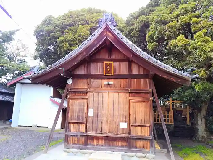 白山社の本殿・本堂