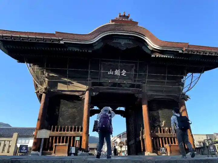 善光寺の山門・神門