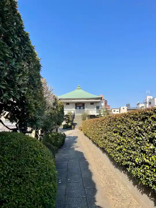 雪峰院の{uncategorized: "未分類", other: "その他", undefined: "問題あり", building: "その他建物", grave: "お墓", sacred_gate: "鳥居", guardian: "狛犬", statue: "像", buddha: "仏像", history: "歴史", nature: "自然", garden: "庭園", animal: "動物", pagoda: "塔", temizu: "手水舎", mountain_gate: "山門・神門", sanctuary: "本殿・本堂", subordinate: "末社・摂社", art: "芸術", scenery: "景色", jizo: "地蔵", ema: "絵馬", goshuin: "御朱印", omikuji: "おみくじ", items: "授与品その他", amulet: "お守り", goshuincho: "御朱印帳", eats: "食事", festival: "お祭り", votive_dance: "神楽", shichigosan: "七五三参", wedding: "結婚式", experience: "体験その他", initially: "初詣", around: "周辺", anti_infection: "感染症対策"}